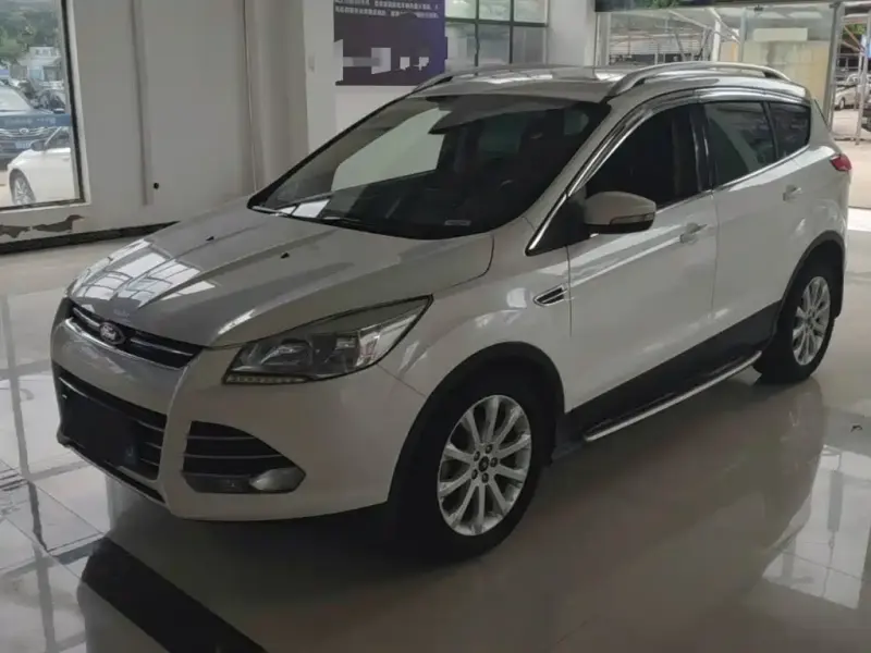 Ford Kuga, 2015