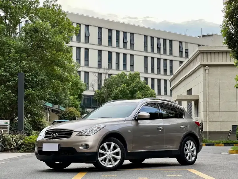 Infiniti EX, 2010