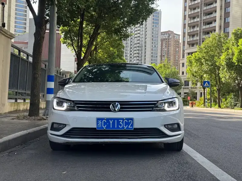 Volkswagen Lamando, 2015