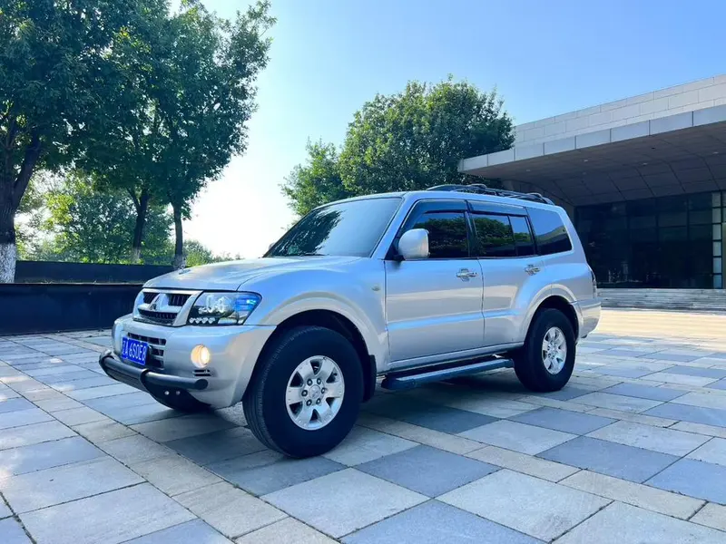 Mitsubishi Pajero, 2011