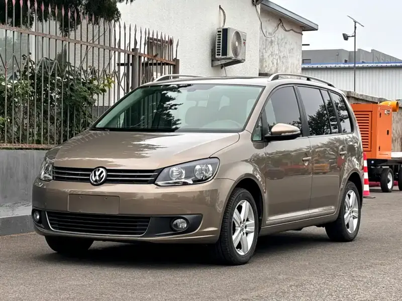Volkswagen Touran, 2015