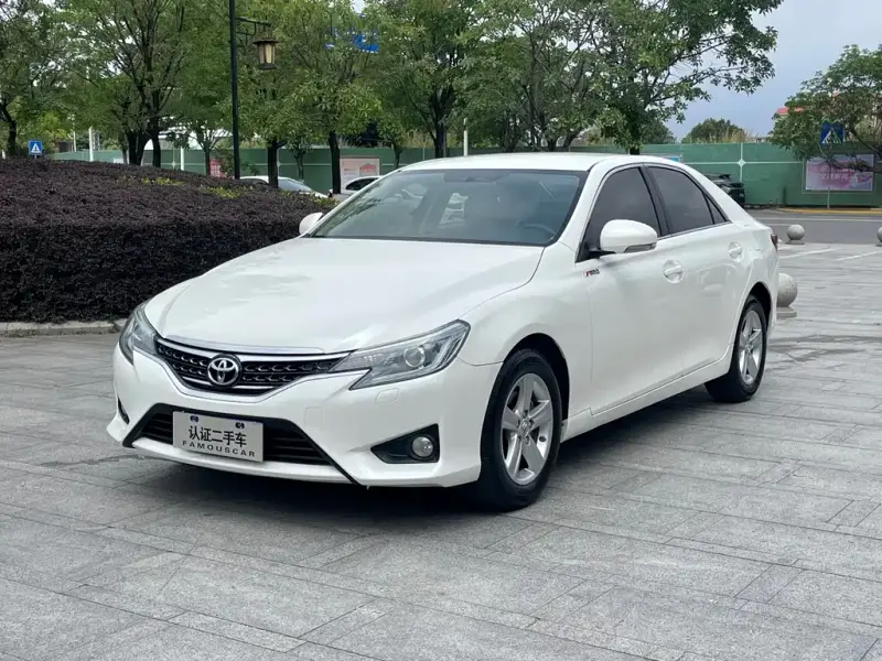 Toyota Reiz, 2015