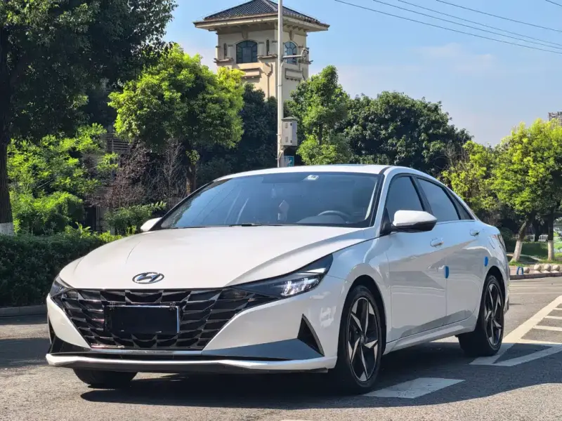 Hyundai Elantra, 2023