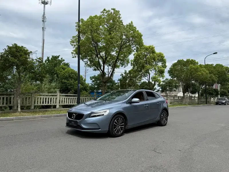 Volvo V40, 2019