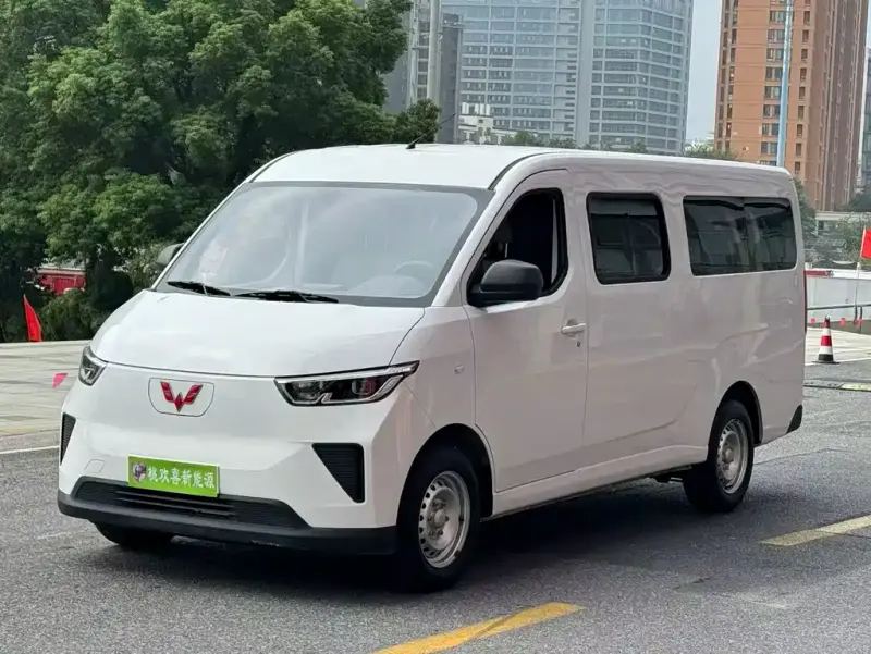 Wuling Yangguang, 2025