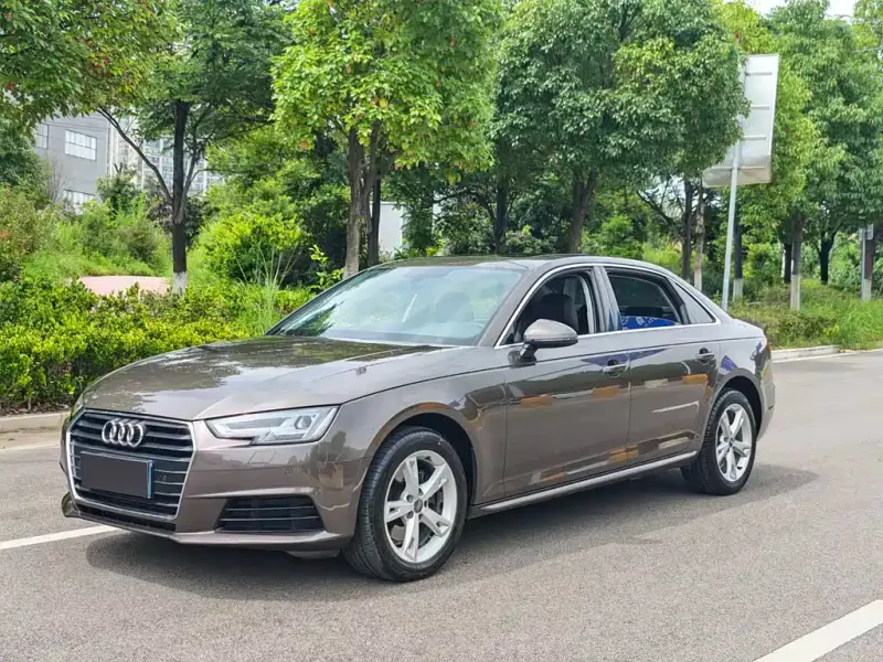 Audi A4L, 2016