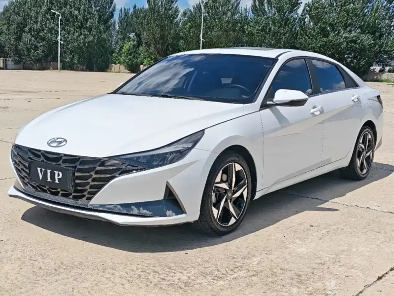 Hyundai Elantra, 2022