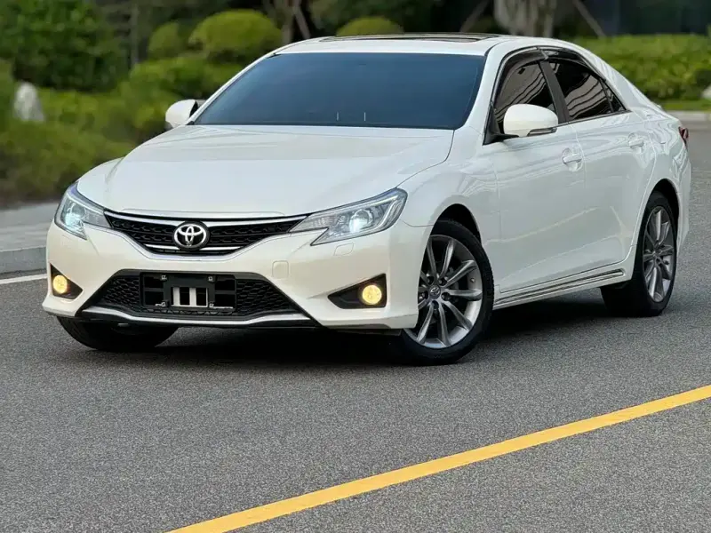 Toyota Reiz, 2015