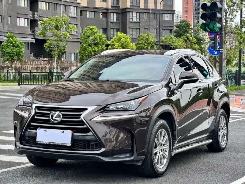 Lexus NX, 2016