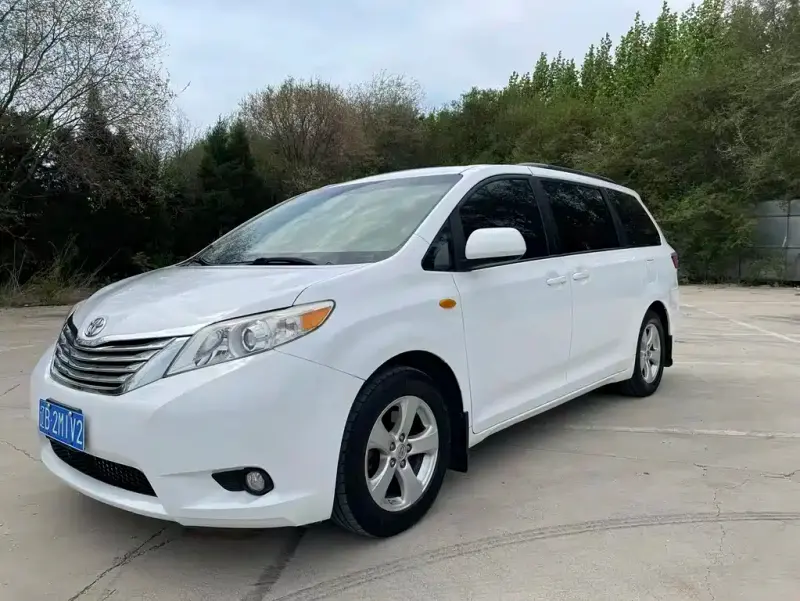 Toyota Sienna, 2015