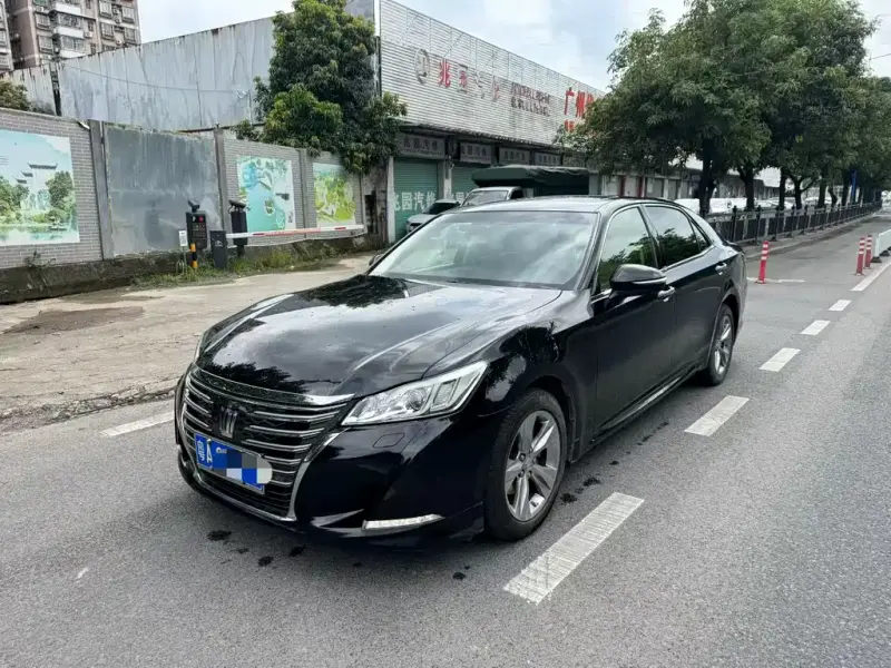 Toyota Crown, 2017