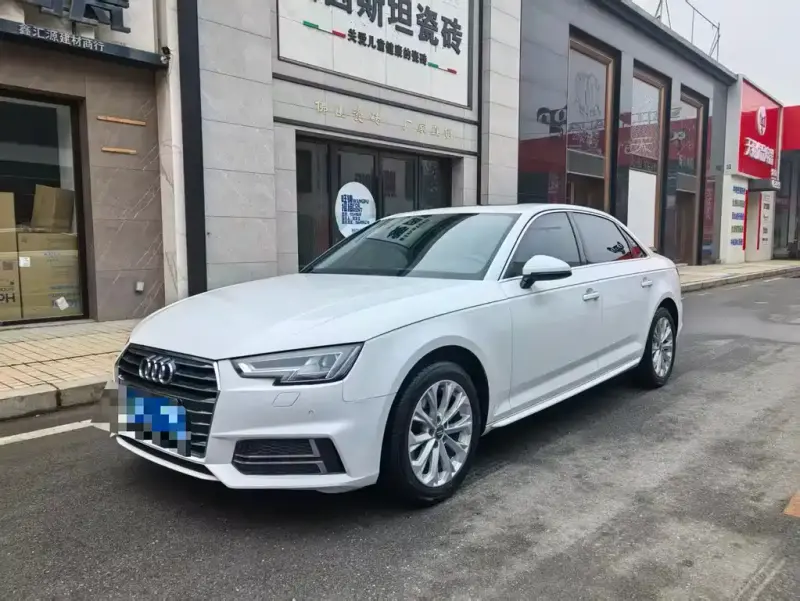 Audi A4L, 2020