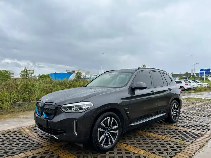 BMW iX3, 2021