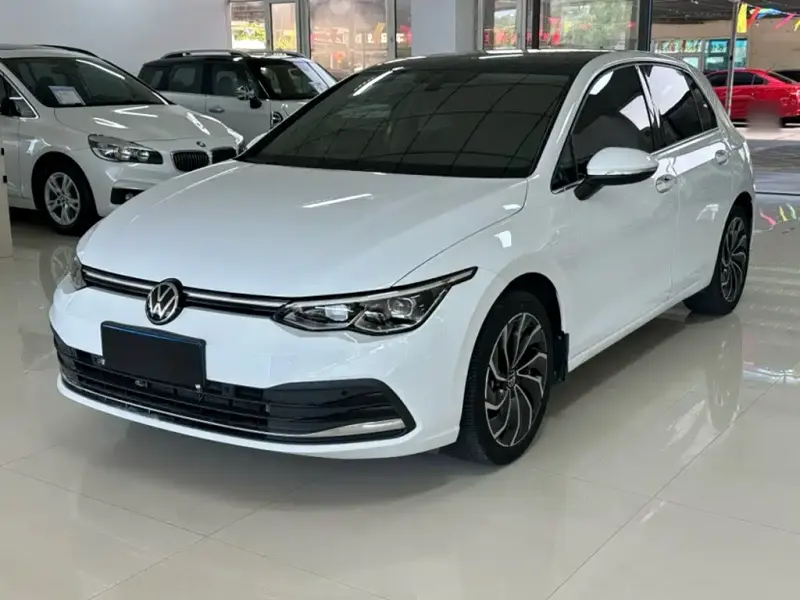 Volkswagen Golf, 2022