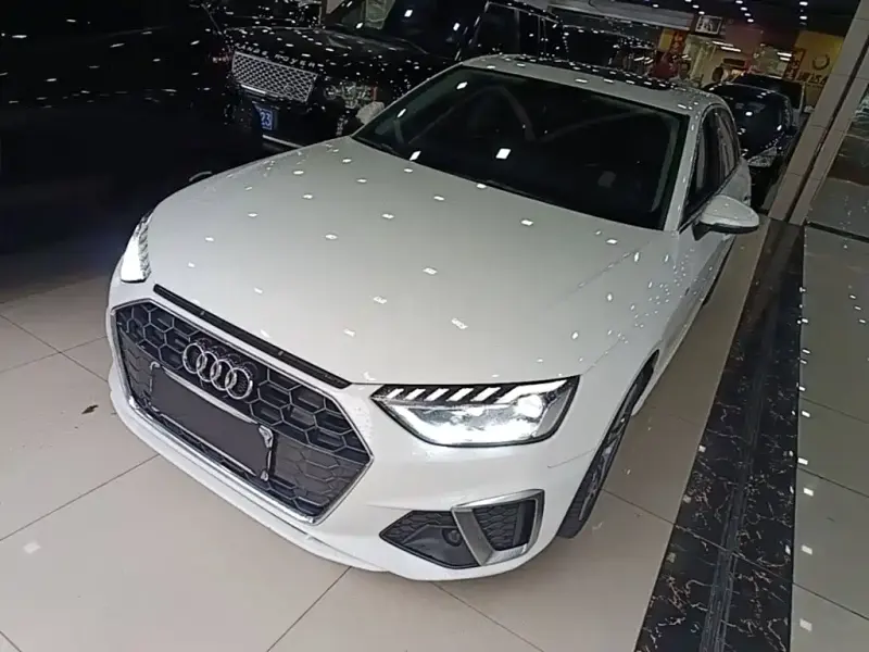 Audi A4L, 2020