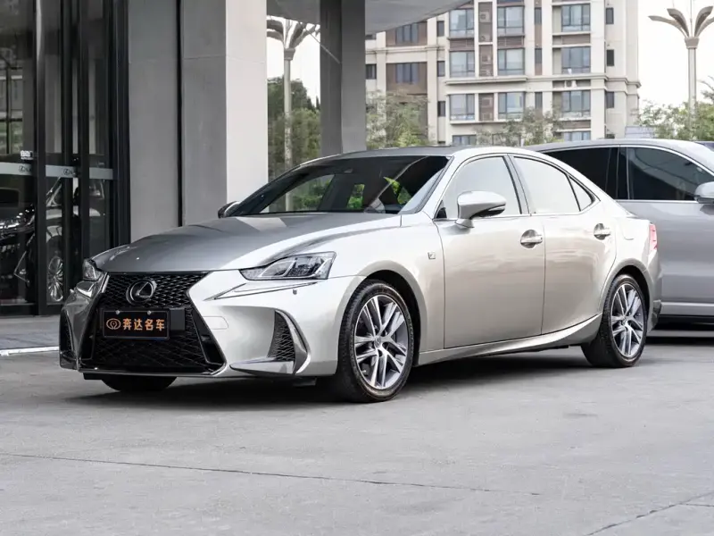 Lexus IS, 2018