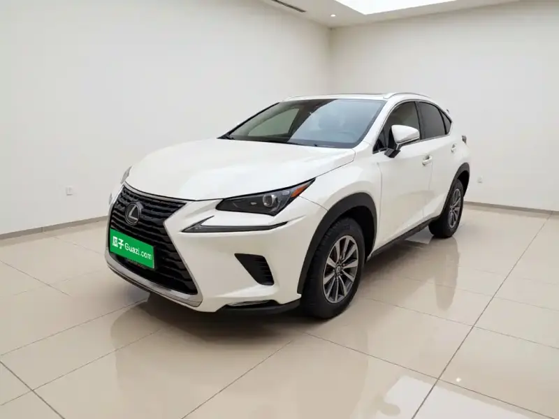 Lexus NX, 2020