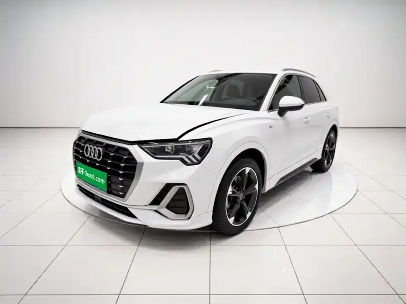 Audi Q3, 2022