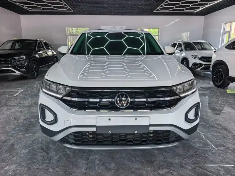 Volkswagen T-Roc, 2024