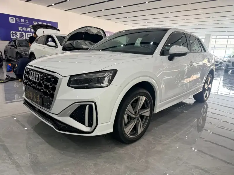 Audi Q2L, 2022