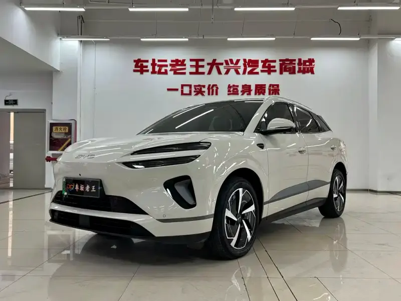 BYD 06, 2025
