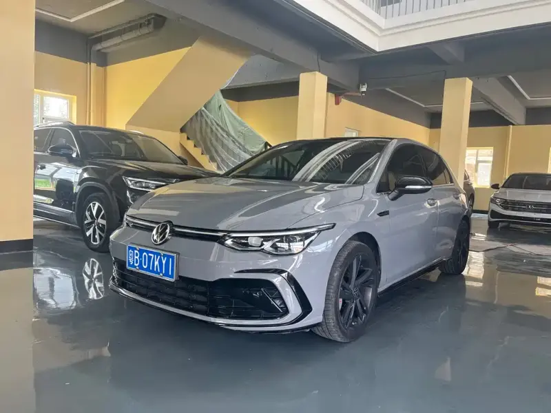 Volkswagen Golf, 2022