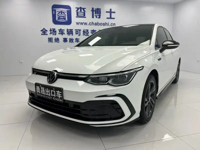 Volkswagen Golf, 2022