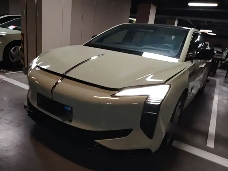 Hongqi EH7, 2026