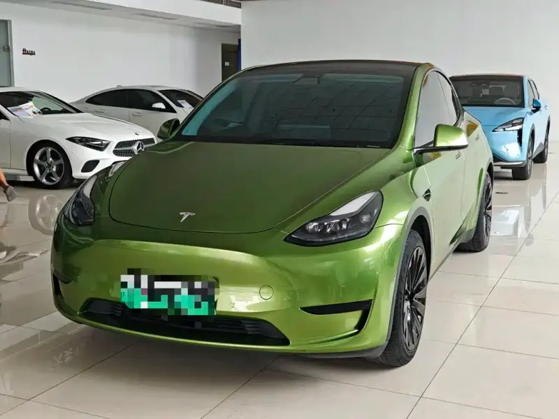 Tesla Model Y, 2023