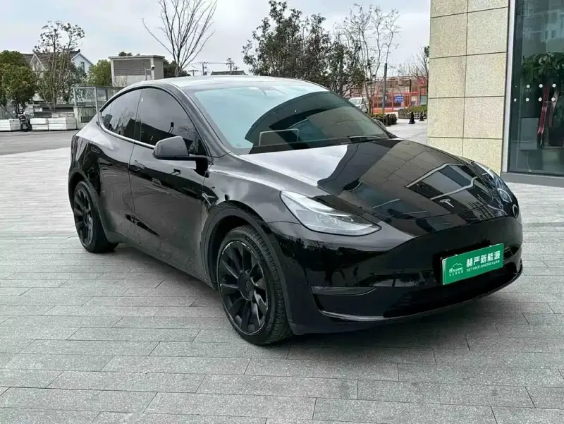Tesla Model Y, 2023
