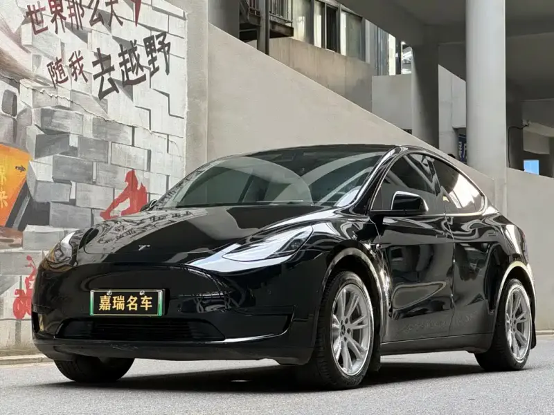 Tesla Model Y, 2023