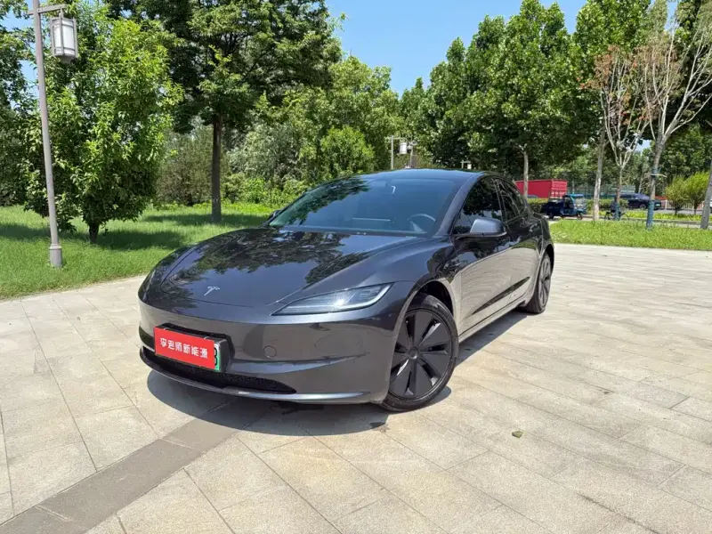 Tesla Model 3, 2024
