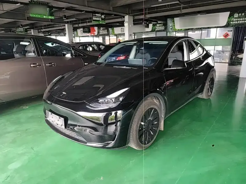 Tesla Model Y, 2023