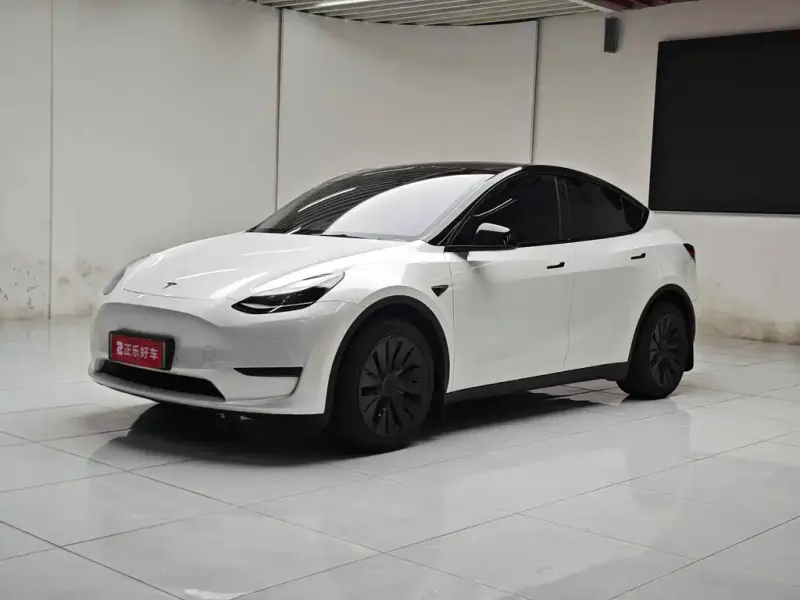 Tesla Model Y, 2023
