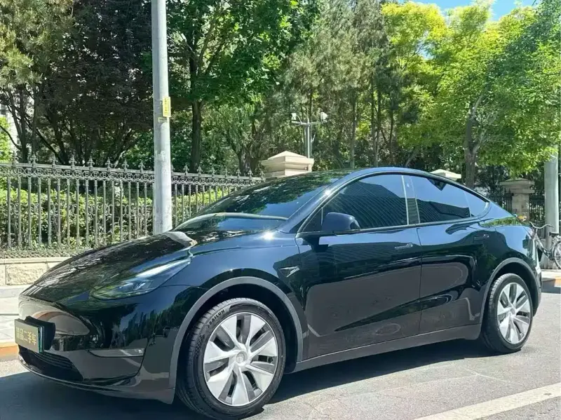 Tesla Model Y, 2023