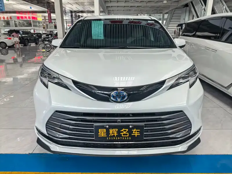 Toyota Sienna, 2023