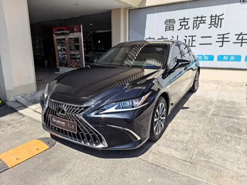 Lexus ES, 2023