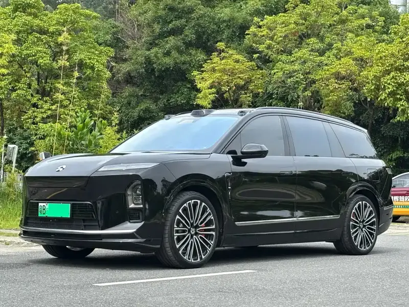 NIO ES8, 2025
