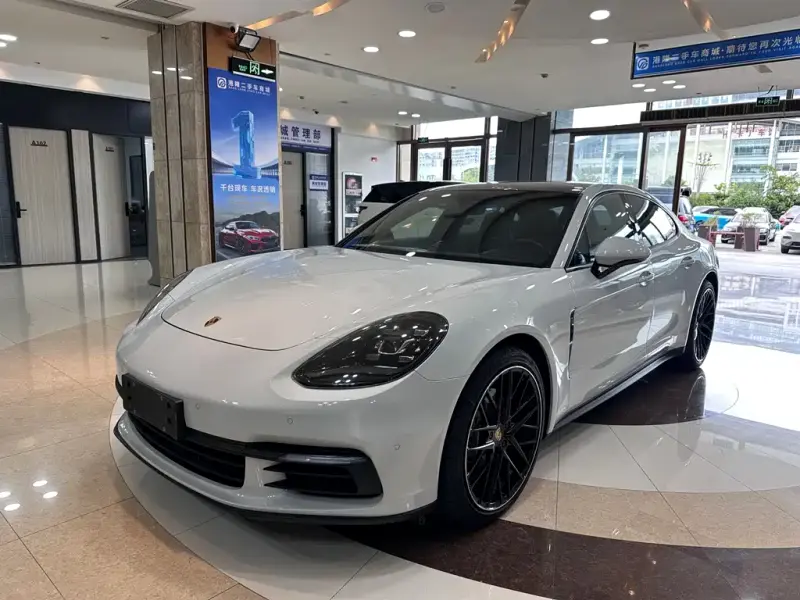 Porsche Panamera, 2018
