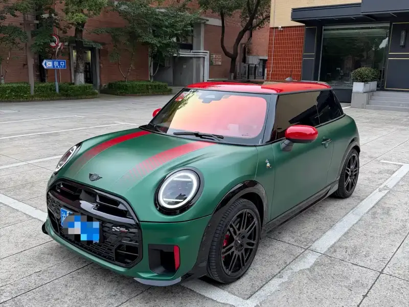 MINI JCW, 2025