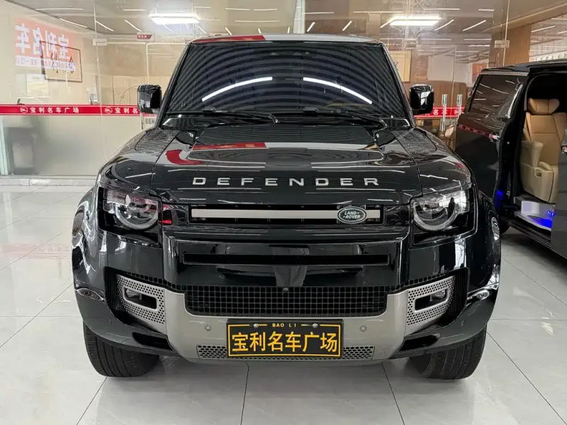 Land Rover Defender, 2024