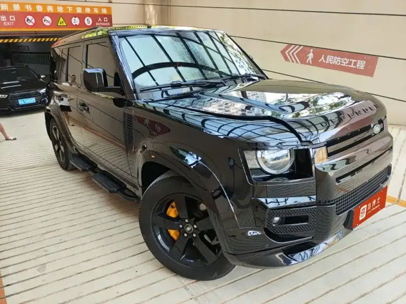 Land Rover Defender, 2023
