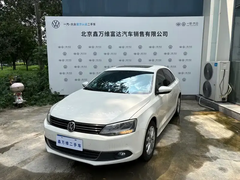Volkswagen Sagitar, 2013