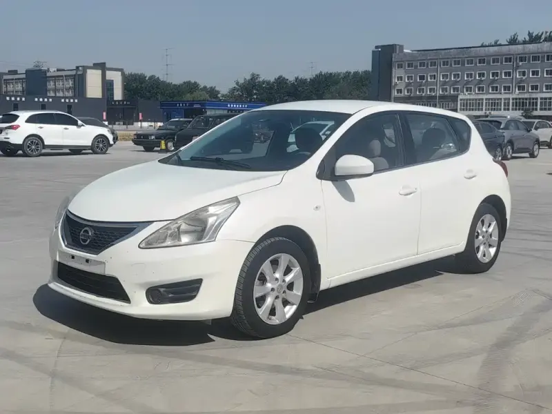 Nissan Tiida, 2015
