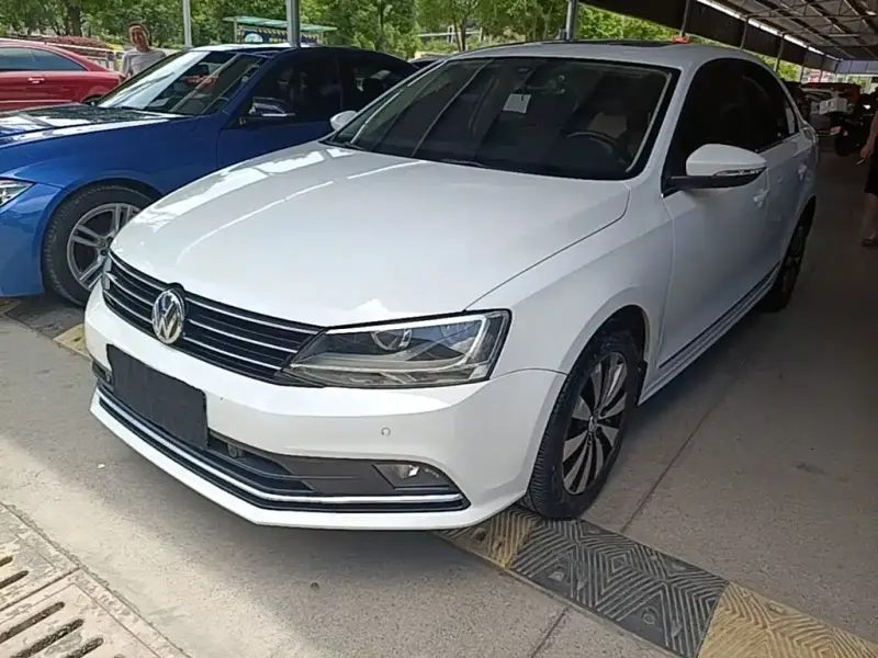 Volkswagen Sagitar, 2015