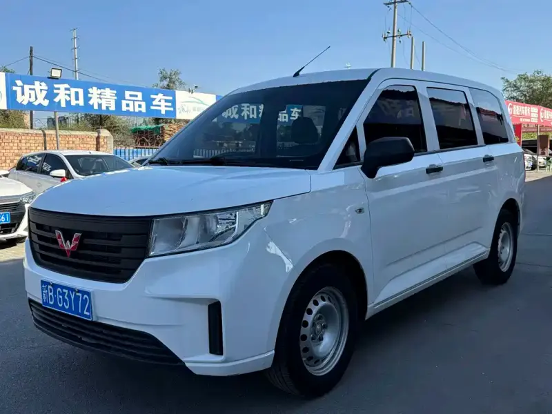 Wuling Hongguang PLUS, 2022
