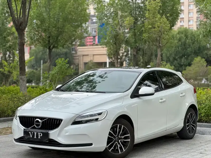 Volvo V40, 2017