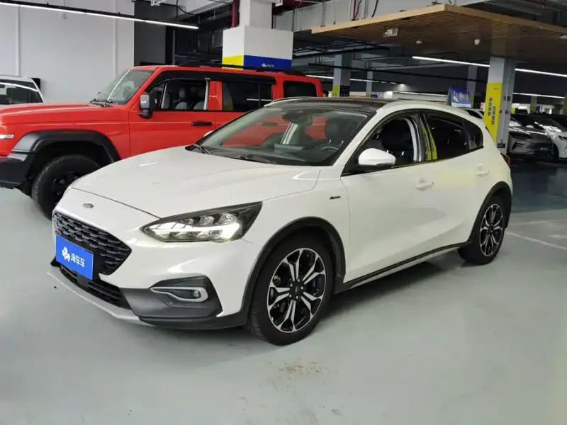 Ford Focus Active, 2020