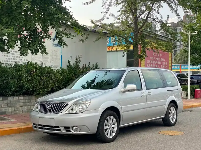 Buick GL8, 2012