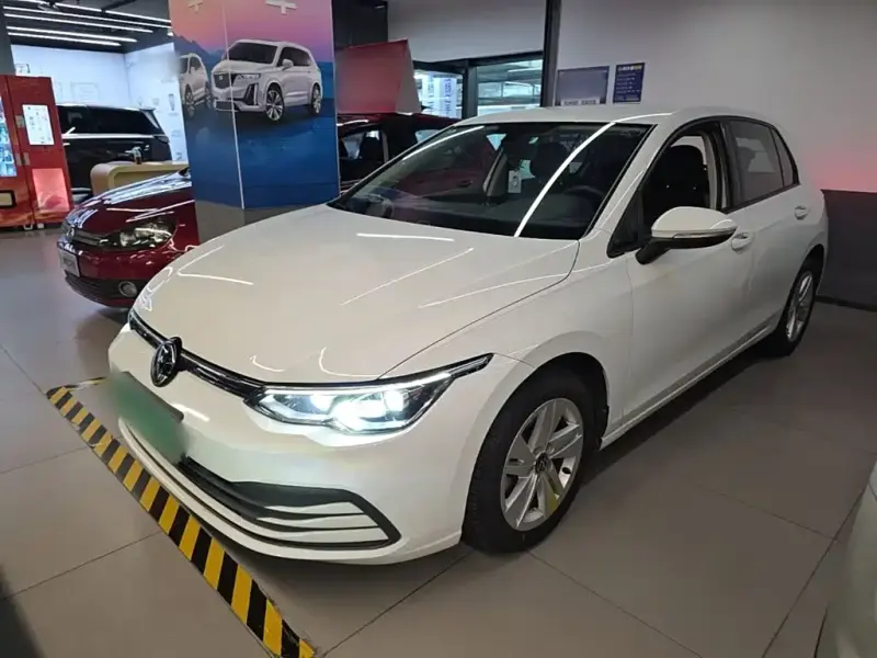 Volkswagen Golf, 2023